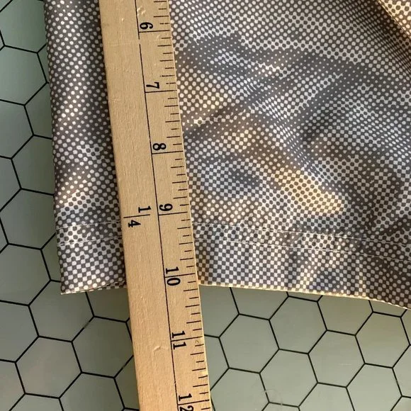 Under Armour UA Fish Hunter Cargo Shorts Mens 32 Loose Heat Gear Digital Camo - Picture 5 of 13